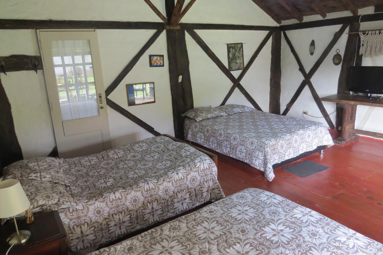 סנטה רוזה דה כבאל Tarragona Hostal מראה חיצוני תמונה